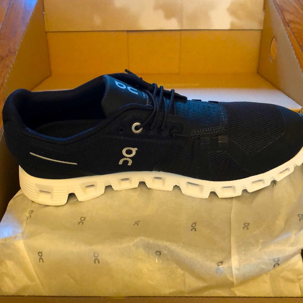 On Running Cloud 5 Sneakers